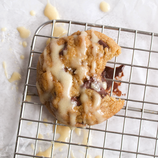 Vegan Salted Tahini Chocolate Chunk Cookies